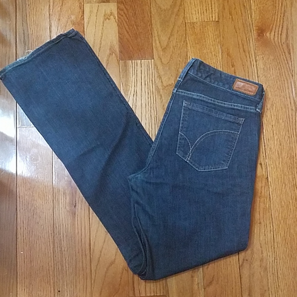 4/20 Size 6 Eddie Bauer Jeans